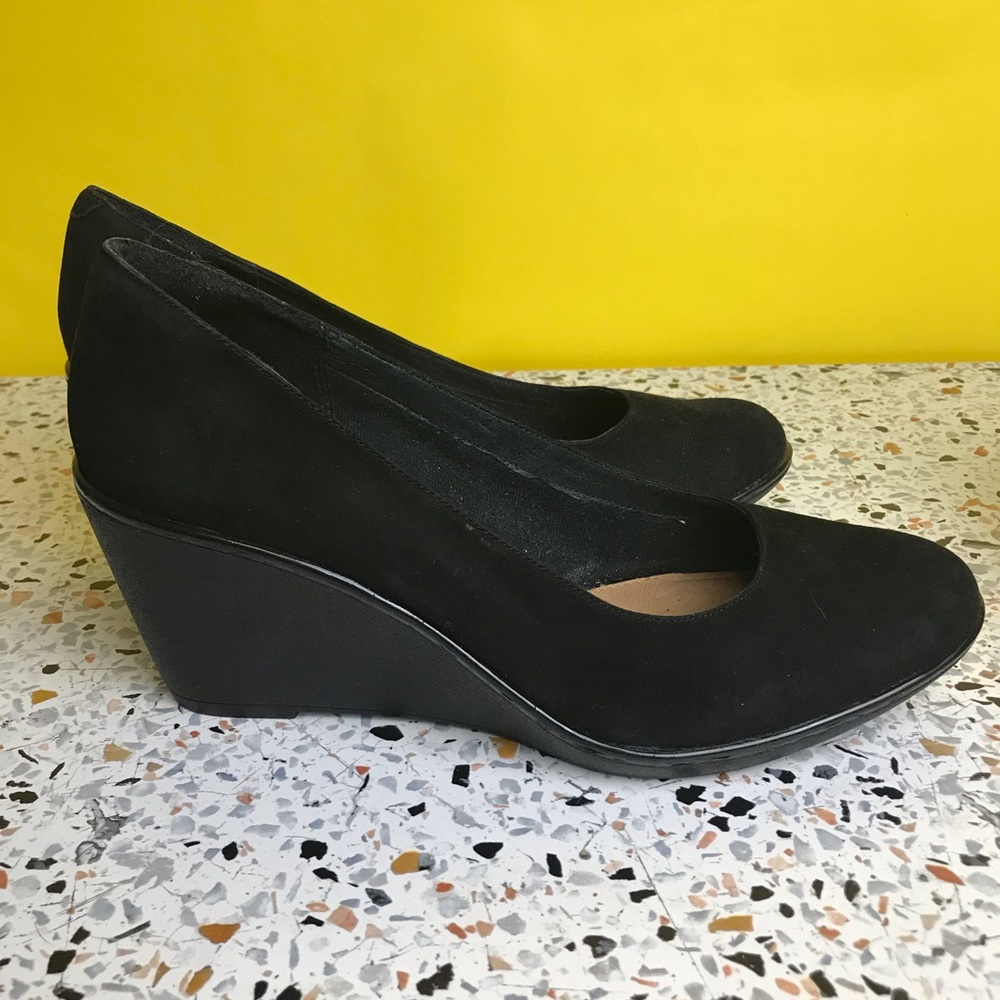 Clarks Artisan Suede Wedge Size 11